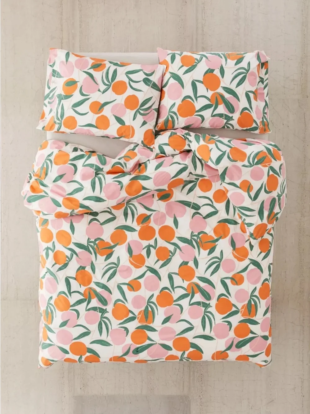 NWT Urban Outfitters Peaches Duvet Set King
